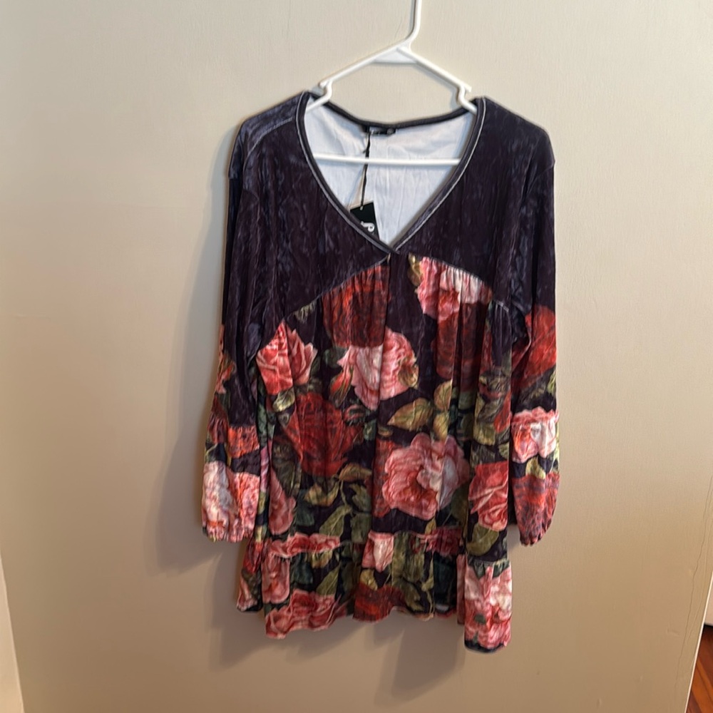 NWT Lily by Firmiana Velvet Tunic